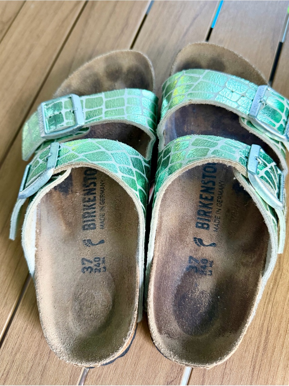 Birkenstock Arizona in Iridescent Matcha Sandals - Picture 2 of 8